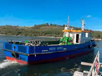 ওয়ার্কবোট বিক্রির জন্য