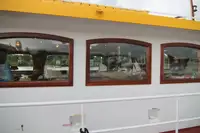 ক্রুজ জাহাজ বিক্রির জন্য