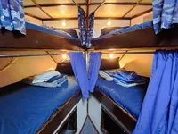 গবেষণা জাহাজ বিক্রির জন্য
