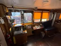 কন্টেইনার জাহাজ বিক্রির জন্য