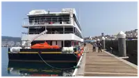 ক্রুজ জাহাজ বিক্রির জন্য