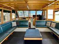 ক্রুজ জাহাজ বিক্রির জন্য