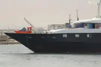 যাত্রী জাহাজ বিক্রির জন্য