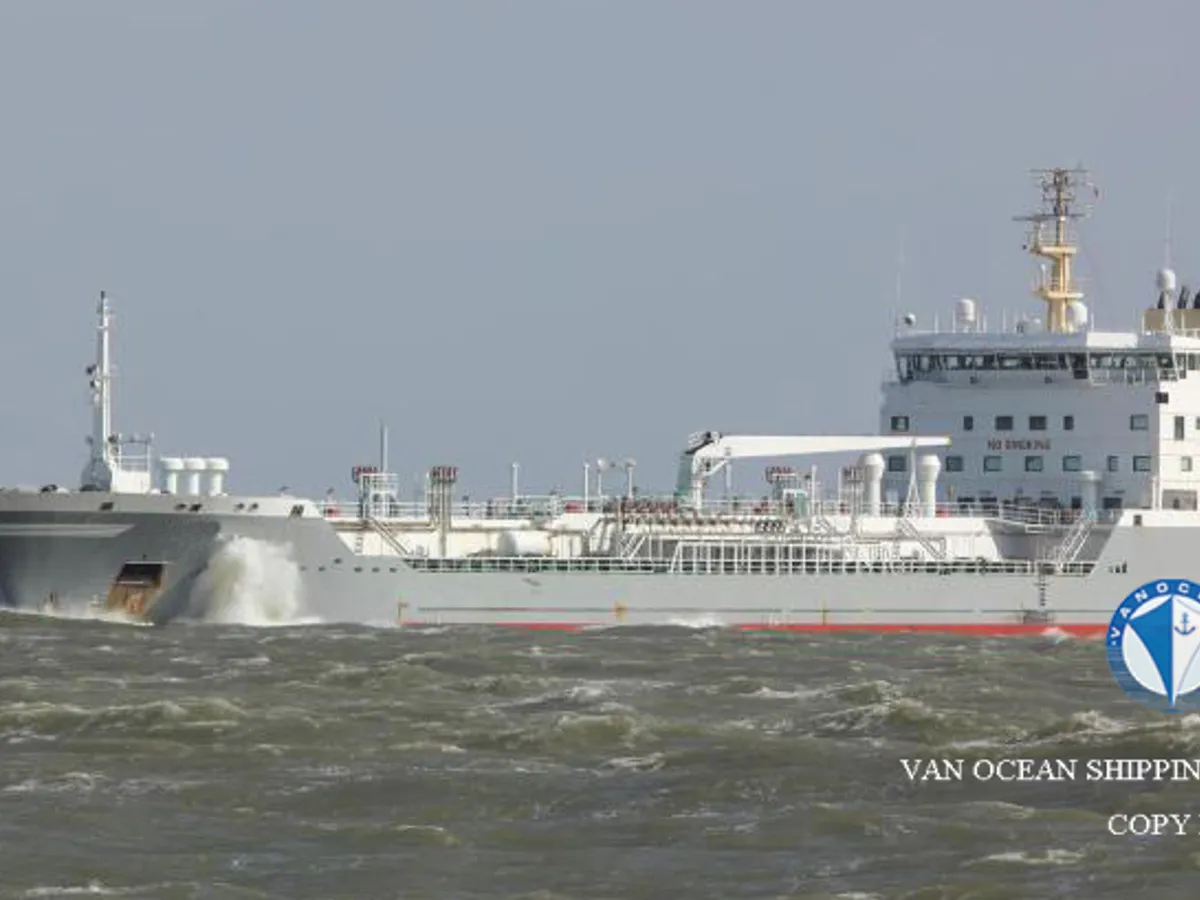তেল/রাসায়নিক ট্যাঙ্কার বিক্রির জন্য