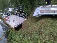 ধারক জাহাজ বিক্রির জন্য