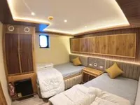 ইয়ট বিক্রির জন্য