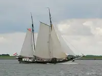 ইয়ট বিক্রির জন্য