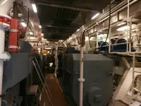 কন্টেইনার জাহাজ বিক্রির জন্য