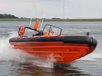 কন্টেইনার জাহাজ বিক্রির জন্য