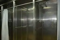 এলএনজি বাহক বিক্রির জন্য