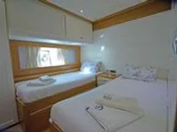 ইয়ট বিক্রির জন্য