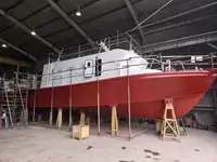 ক্রু বোট বিক্রির জন্য
