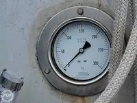 লাইফবোট বিক্রির জন্য