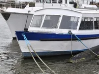 যাত্রী জাহাজ বিক্রির জন্য