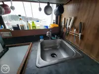 লাইফবোট বিক্রির জন্য
