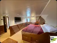 ক্রুজ জাহাজ বিক্রির জন্য