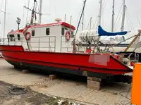 ওয়ার্কবোট বিক্রির জন্য