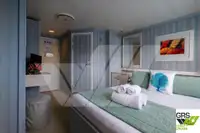 ক্রুজ জাহাজ বিক্রির জন্য