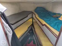 লাইফবোট বিক্রির জন্য