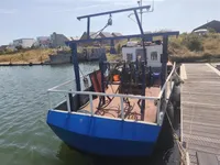 মাছ ধরার জাহাজ বিক্রির জন্য