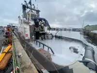 ক্রেন জাহাজ বিক্রির জন্য