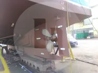 সরাসরি মাছবাহী জাহাজ বিক্রির জন্য