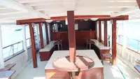 ক্রুজ জাহাজ বিক্রির জন্য