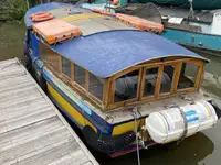 ফেরি জাহাজ বিক্রির জন্য