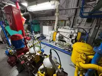 কন্টেইনার জাহাজ বিক্রির জন্য