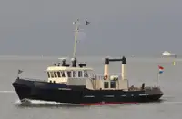 টহল নৌকা বিক্রির জন্য