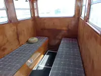 ওয়ার্কবোট বিক্রির জন্য
