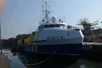 কন্টেইনার জাহাজ বিক্রির জন্য