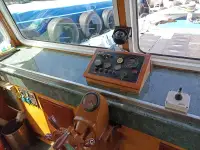 ওয়ার্কবোট বিক্রির জন্য