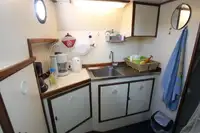 ক্রুজ জাহাজ বিক্রির জন্য