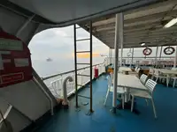 ক্রুজ জাহাজ বিক্রির জন্য