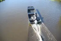 ওয়ার্কবোট বিক্রির জন্য
