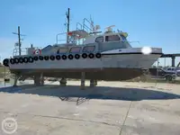 ক্রু বোট বিক্রির জন্য
