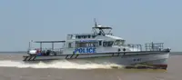 টহল নৌকা বিক্রির জন্য