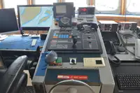 কন্টেইনার জাহাজ বিক্রির জন্য