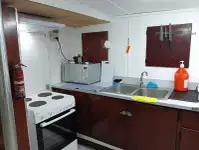 কন্টেইনার জাহাজ বিক্রির জন্য