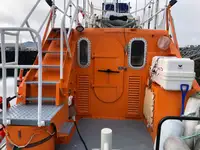 লাইফবোট বিক্রির জন্য