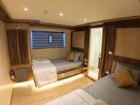 ইয়ট বিক্রির জন্য