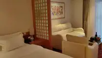ক্রুজ জাহাজ বিক্রির জন্য
