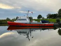 টহল নৌকা বিক্রির জন্য