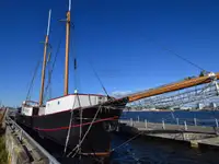 রেস্তোরাঁর জাহাজ বিক্রির জন্য