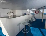 ক্রুজ জাহাজ বিক্রির জন্য