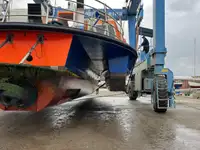 ক্রুজ জাহাজ বিক্রির জন্য