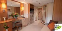 ক্রুজ জাহাজ বিক্রির জন্য