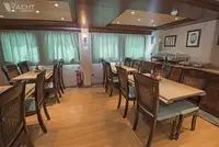 ক্রুজ জাহাজ বিক্রির জন্য