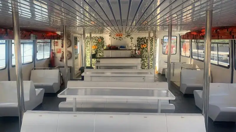 ক্রুজ জাহাজ বিক্রির জন্য
